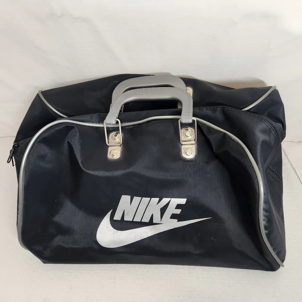 Vintage Nike Duffle Bag Gym Sports 70s 80s Black Silver Nylon Double Handles